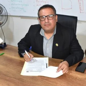 MAG. LUIS ENRIQUE CARRIÓN HERRERA
